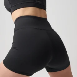 Sport Hot Pants aus recyceltem Polyester